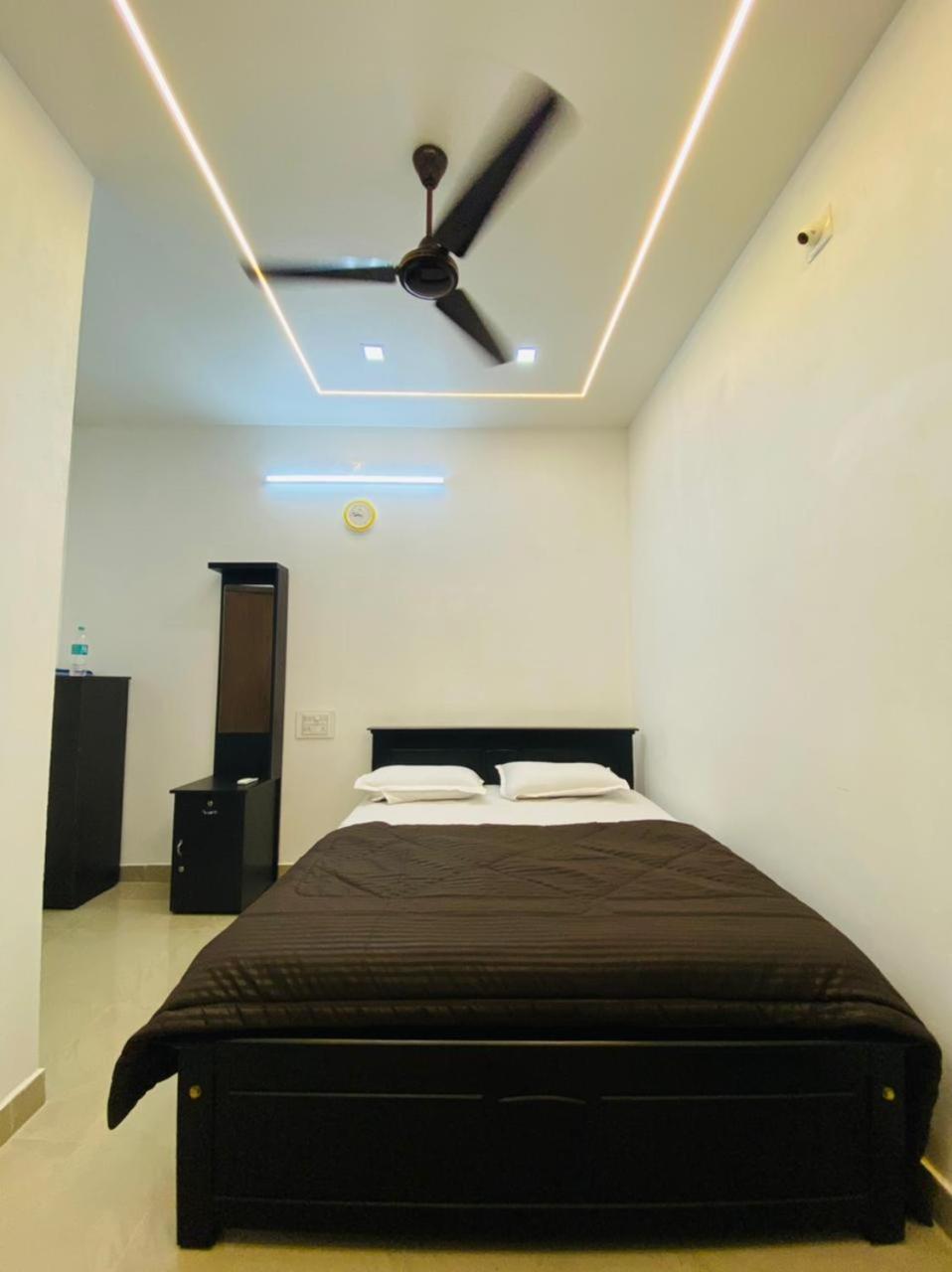 The Ocean View Hotel Ullal Bagian luar foto