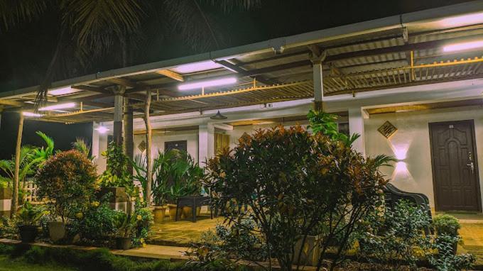 The Ocean View Hotel Ullal Bagian luar foto